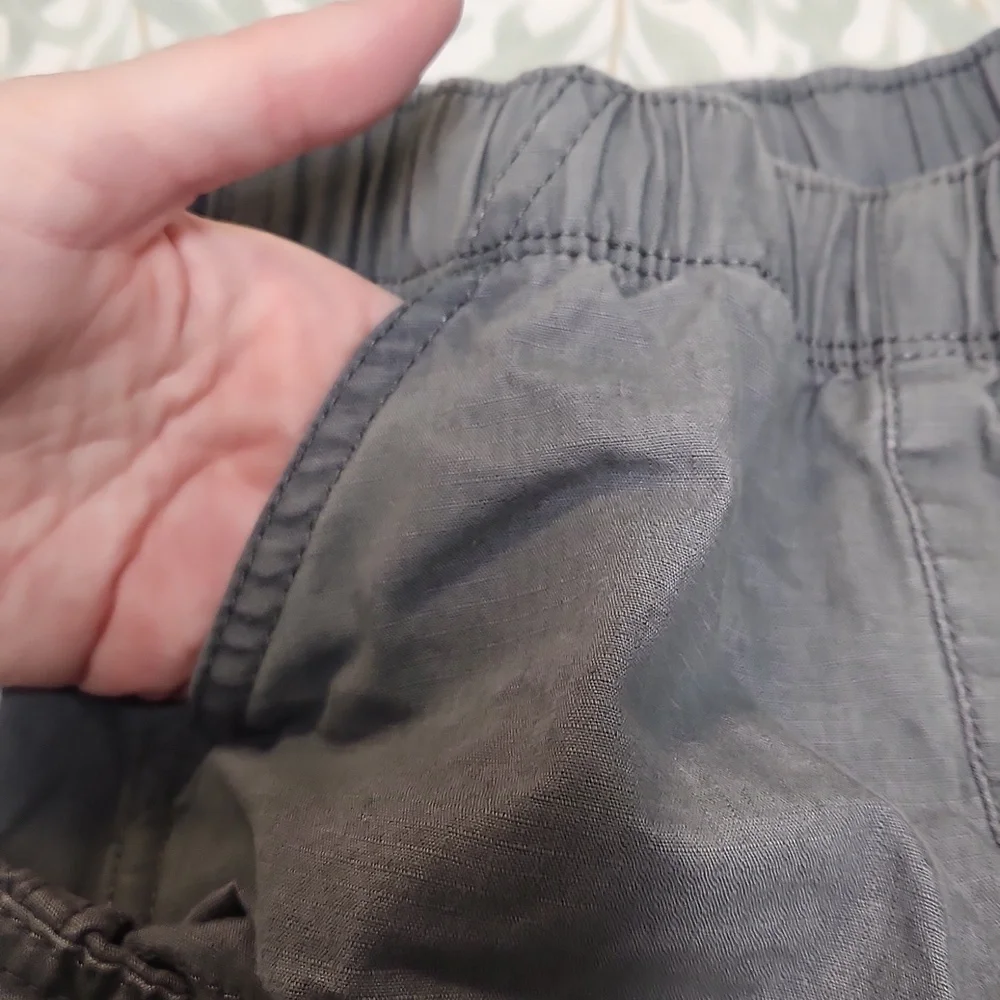 The Children's Place grey cargo shorts 4T